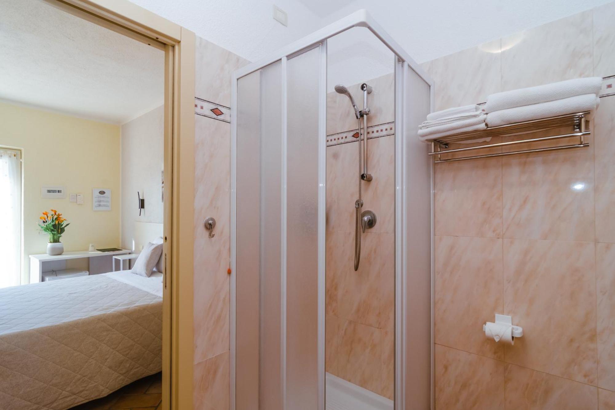 Family Room,1571284802:JPEG